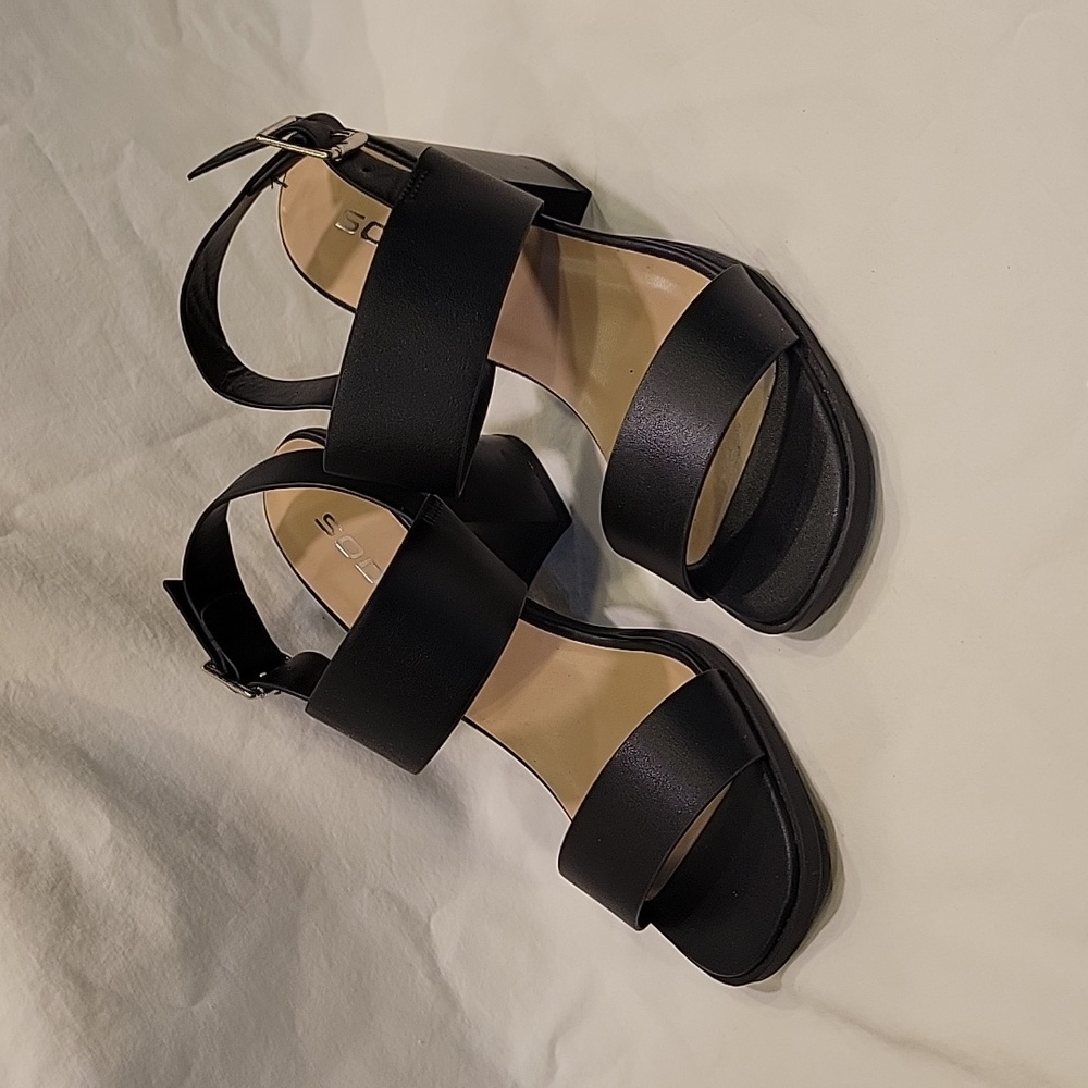 SODA Sandals